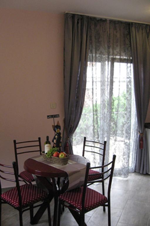 Smokva Apartments Herceg Novi Quarto foto